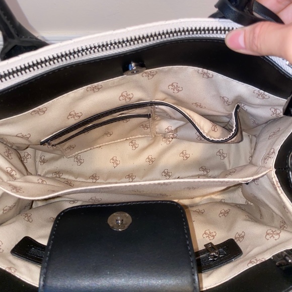 Guess Bag - Picture 6 of 10